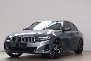 320i