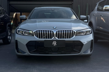320i