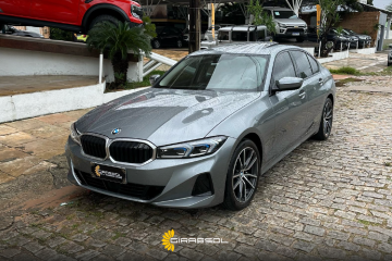 320i