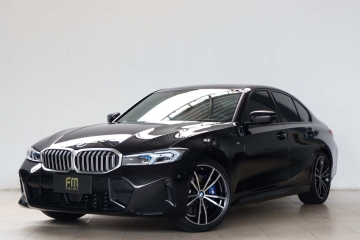 320i