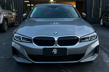 320i